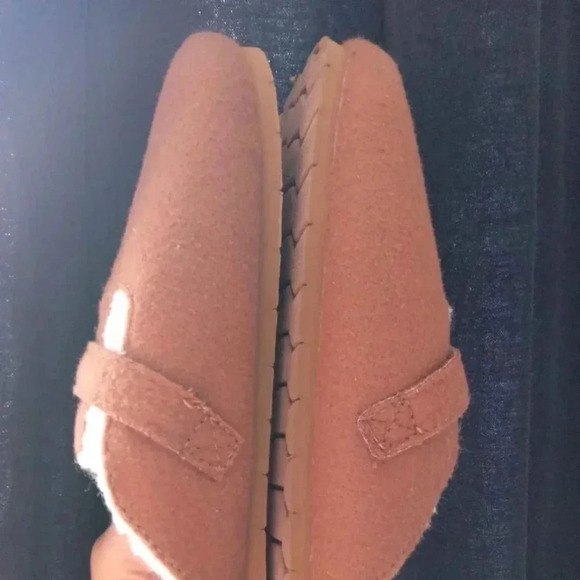 Gap Kids Sherpa  Cozy Clogs size 3/ 4 US - Picture 4 of 7